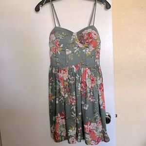 BOG Collective Band of Gypsies sage green floral sun dress size S EUC